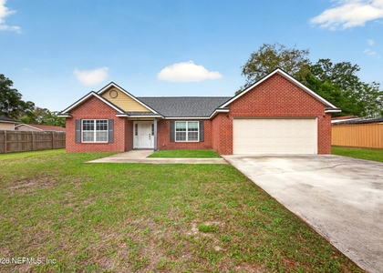 940 State Road 13 N - Photo 1