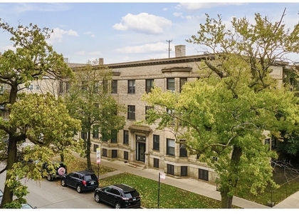923 W Waveland Avenue - Photo 1
