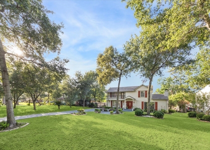 718 Garden Oaks Boulevard - Photo 1