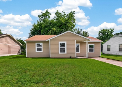 3922 Alsace Street - Photo 1