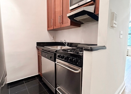 East 83 Street - Photo 1