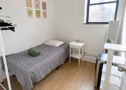West 34th Street - Photo 1