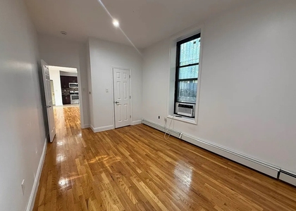 Throop Avenue - Photo 1