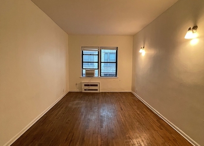 East 83 Street - Photo 1