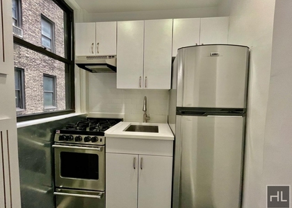 East 46 Street - Photo 1