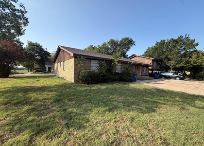 101 W Latimer Street - Photo 1