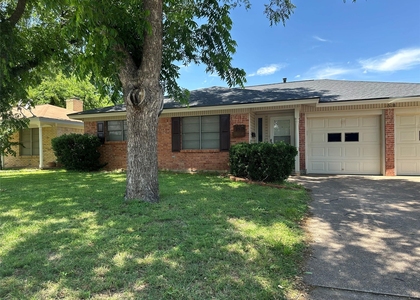2518 S 38th Street - Photo 1