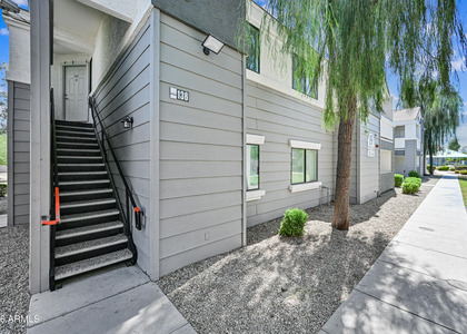 3065 N 67th Avenue - Photo 1