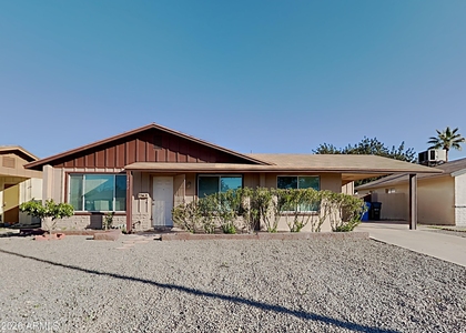 2402 W Altadena Avenue - Photo 1