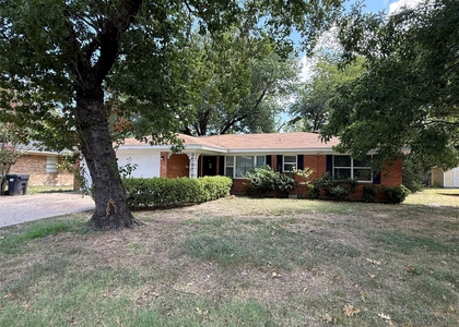 1915 Fairfax Drive - Photo 1