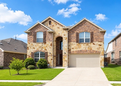 817 Black Hawk Drive - Photo 1
