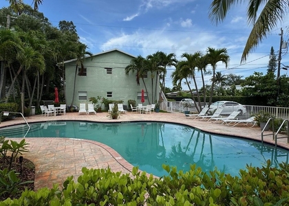 2607 Ne 8th Avenue - Photo 1