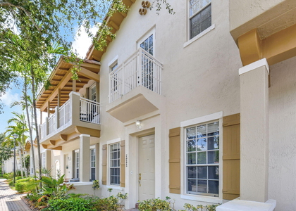 608 Nw 25th Avenue - Photo 1