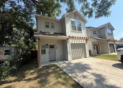 905 E 10th Street - Photo 1