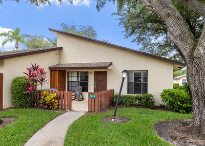 8019 Se Villa Circle - Photo 1