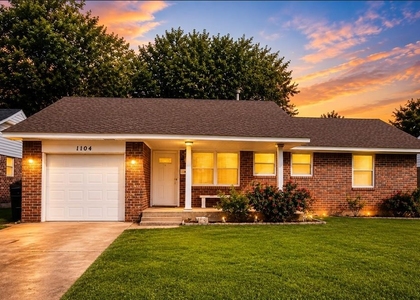1104 N Gale Avenue - Photo 1