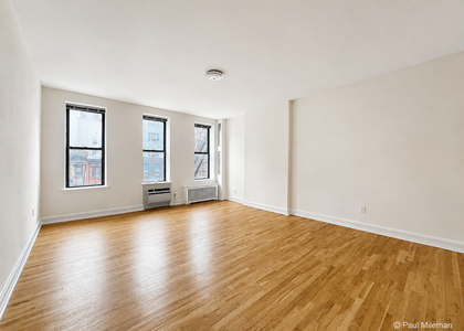 E 12th st/3rd Avenue - Photo 1