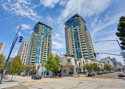 555 Front - Photo 1