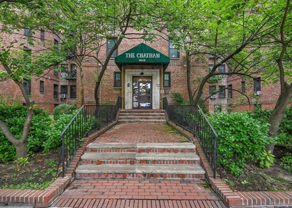140-18 Burden Crescent - Photo 1