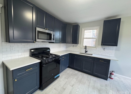 266 Sandford Street - Photo 1