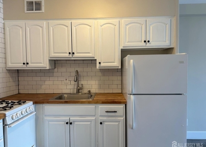 123 S Adelaide Avenue - Photo 1