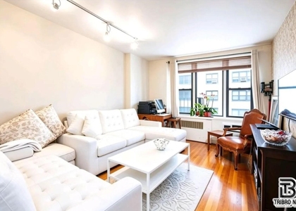 200 E 28th Street - Photo 1