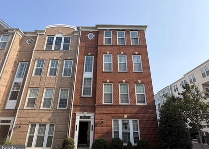 42797 Burrell Square - Photo 1