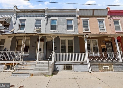 2511 W Oakdale Street - Photo 1