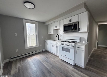 242 N Broadway - Photo 1