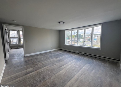 242 N Broadway - Photo 1