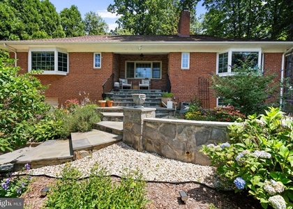 5201 Brookeway Drive - Photo 1