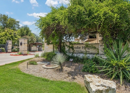 3101 Davis Ln - Photo 1