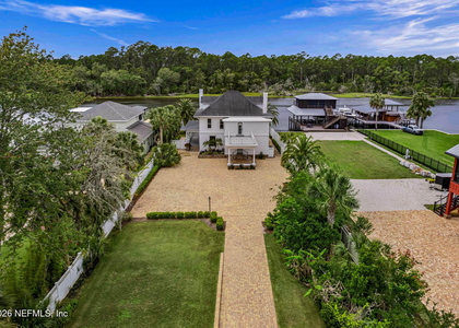 289 N Roscoe Boulevard - Photo 1