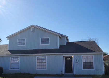 1024 Snug Harbour Court - Photo 1