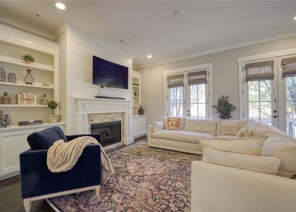 984 Memorial Walk Se - Photo 1
