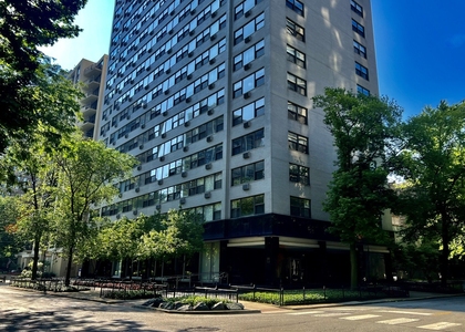 1445 N State Parkway - Photo 1