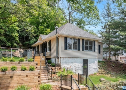 358 Lakeview - Photo 1