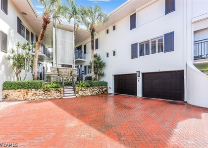 2216 Gulf Shore Boulevard N - Photo 1