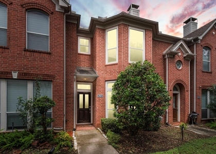 707 W Heights Hollow Lane - Photo 1