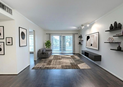 7575 Katy Freeway - Photo 1