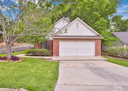 108 Harbour Town Circle - Photo 1