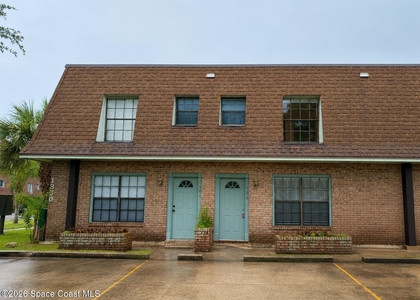 1300 Arlington Lane Ne - Photo 1