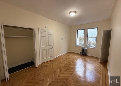 West 13 Street - Photo 1