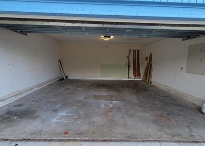 1425 Ne Old Mill Drive - Photo 1