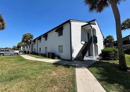 4405 S Semoran Boulevard - Photo 1