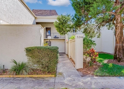 3244 S Semoran Boulevard - Photo 1