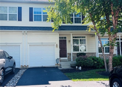 1011 King Way - Photo 1
