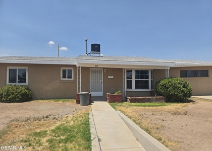 323 Mary Jeanne Lane - Photo 1