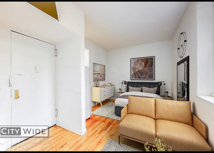 East 61st Street - Photo 1
