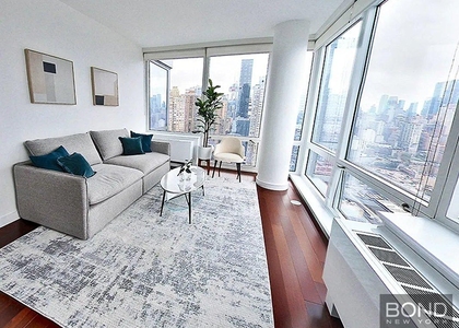 West 42nd Street - Photo 1